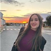 Alumna de bachillerato dispuesta a dar clases a niños de primaria e infantil